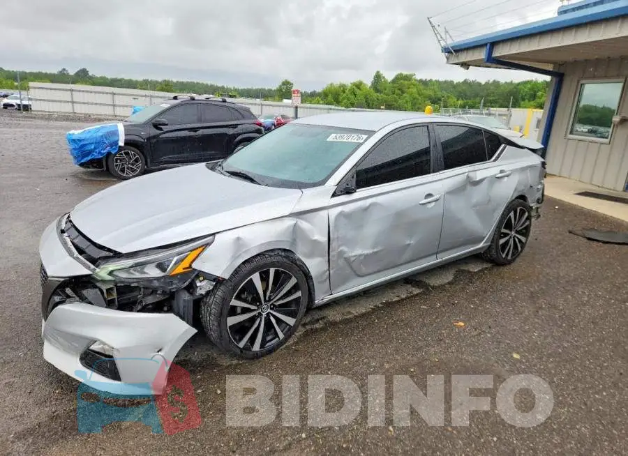 1N4BL4CV6KC208048 Photo# 1