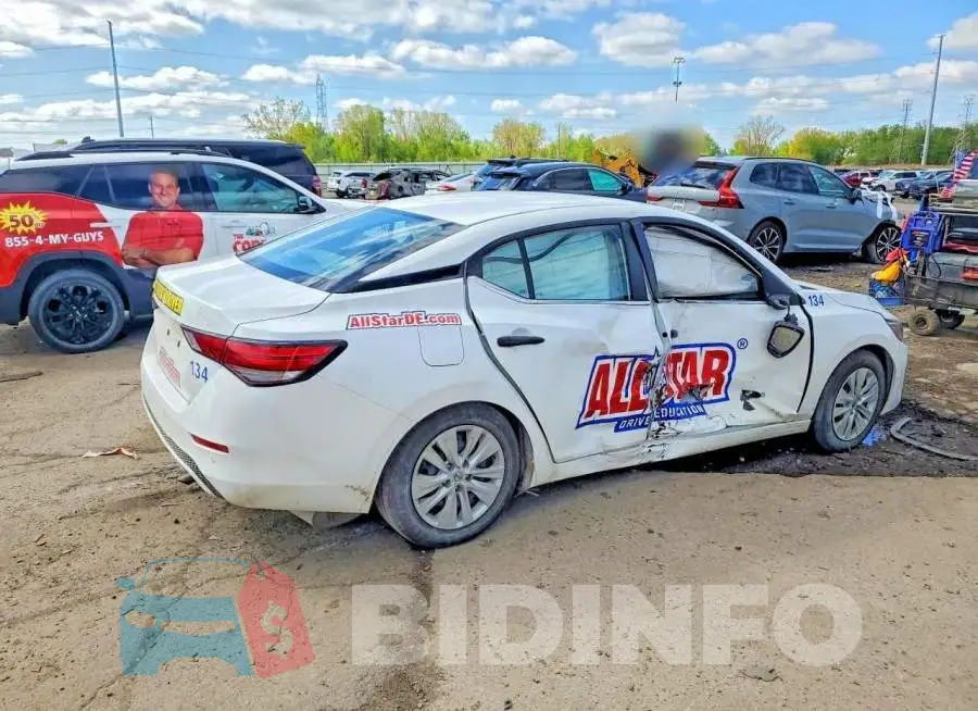3N1AB8BV4RY299410 Photo# 3