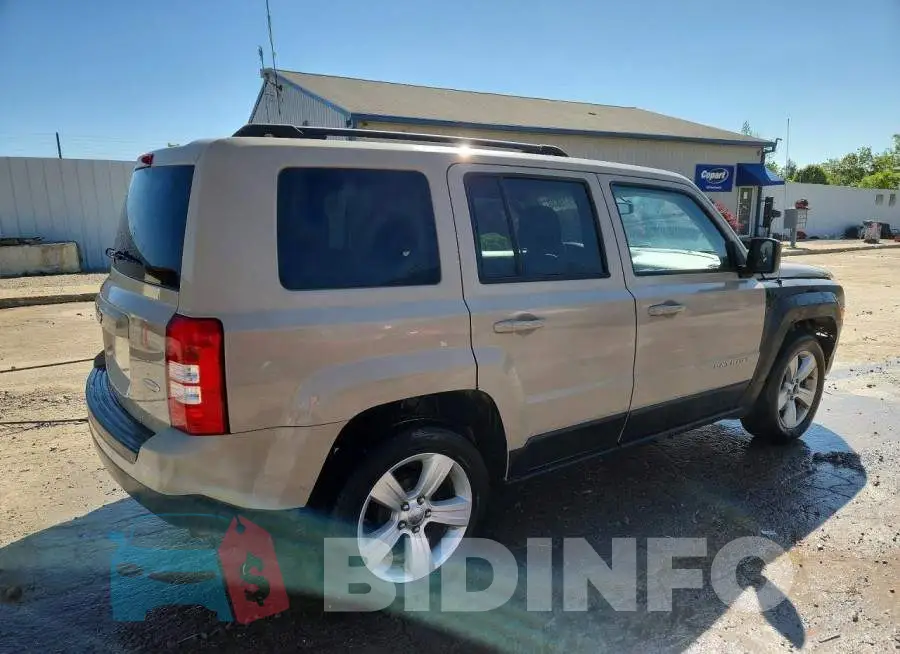 1C4NJPFB7HD158389 Photo# 3