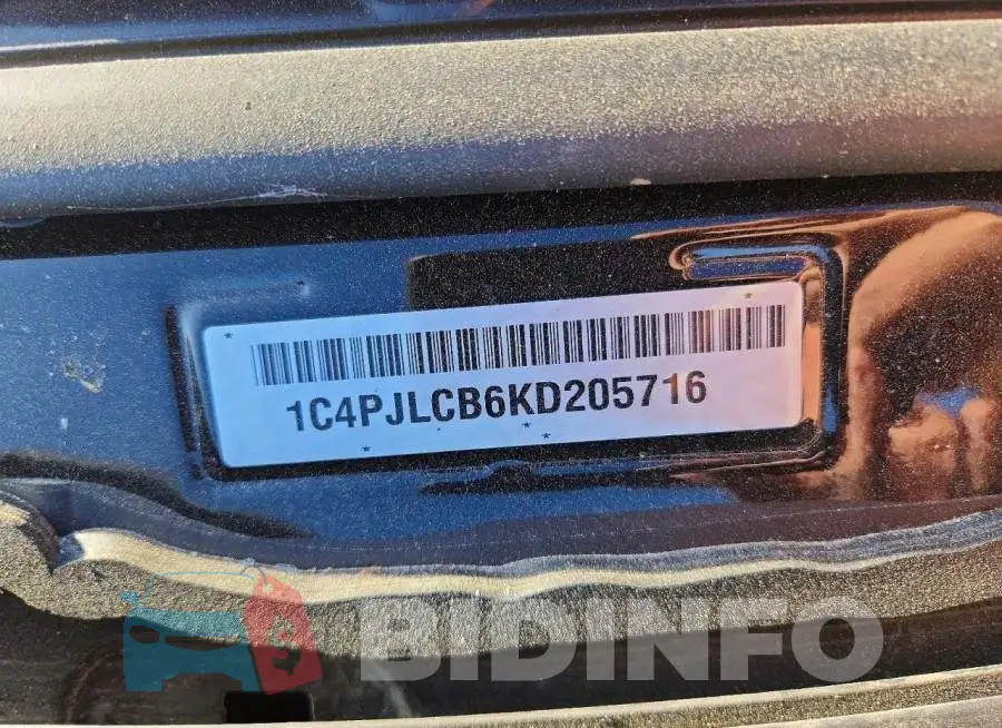 1C4PJLCB6KD205716 Photo# 12