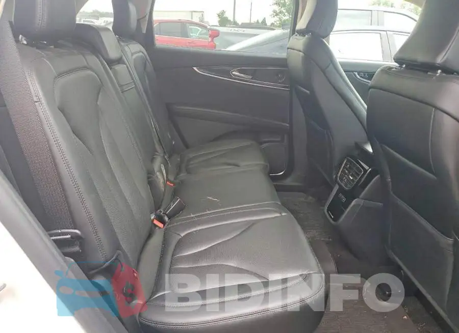 2LMPJ8K97MBL10303 Photo# 11