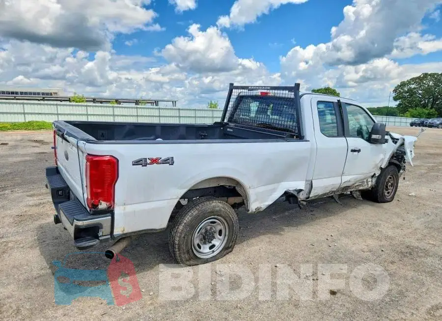 1FT7X2BA8PEC50837 Photo# 3