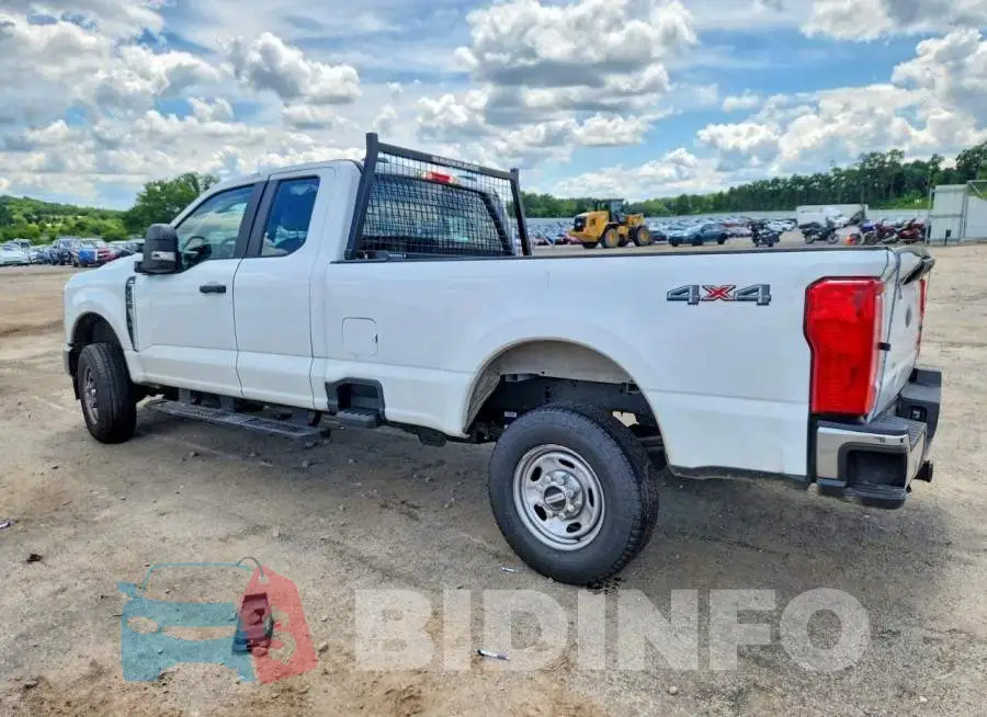 1FT7X2BA8PEC50837 Photo# 2