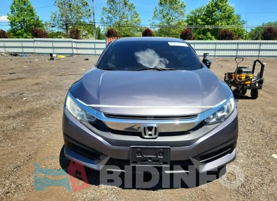 19XFC2F53JE203330 Photo# 5