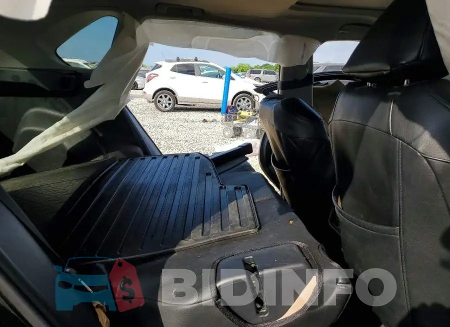 2T3P1RFV2MC200013 Photo# 11
