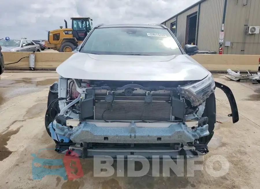 4T3E6RFV8RU148028 Photo# 5