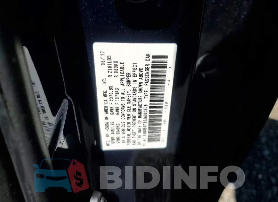 19UUB1F30JA003576 Photo# 12