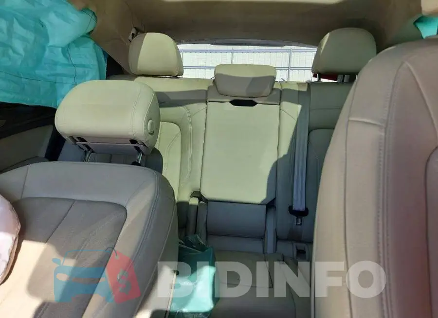 WA1BNAFY2J2068054 Photo# 10