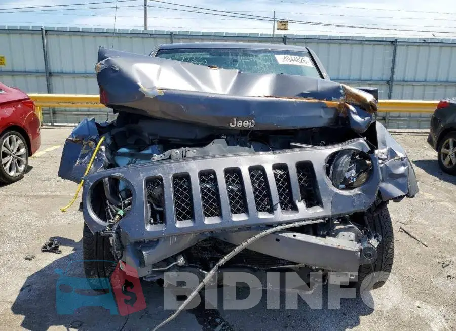 1C4NJPFB1HD183904 Photo# 5