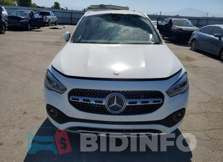 W1N4N4GB3NJ342019 Photo# 5