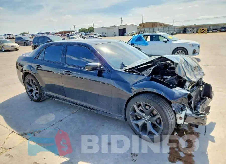 2C3CCABT3PH556251 Photo# 4