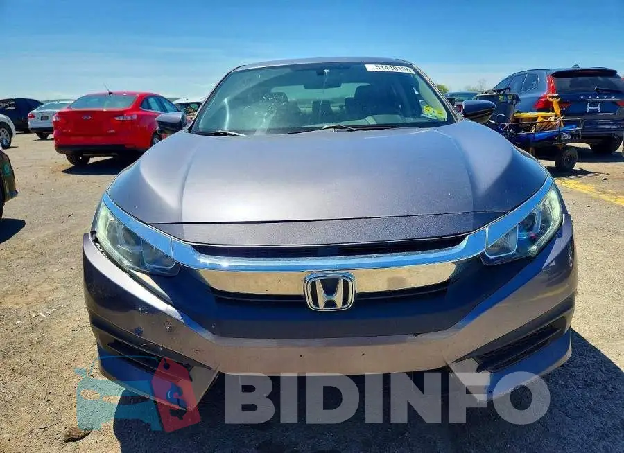 19XFC2F77JE201517 Photo# 5