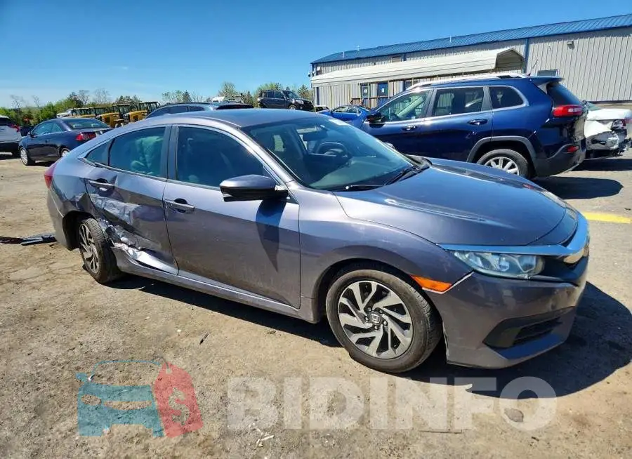 19XFC2F77JE201517 Photo# 4