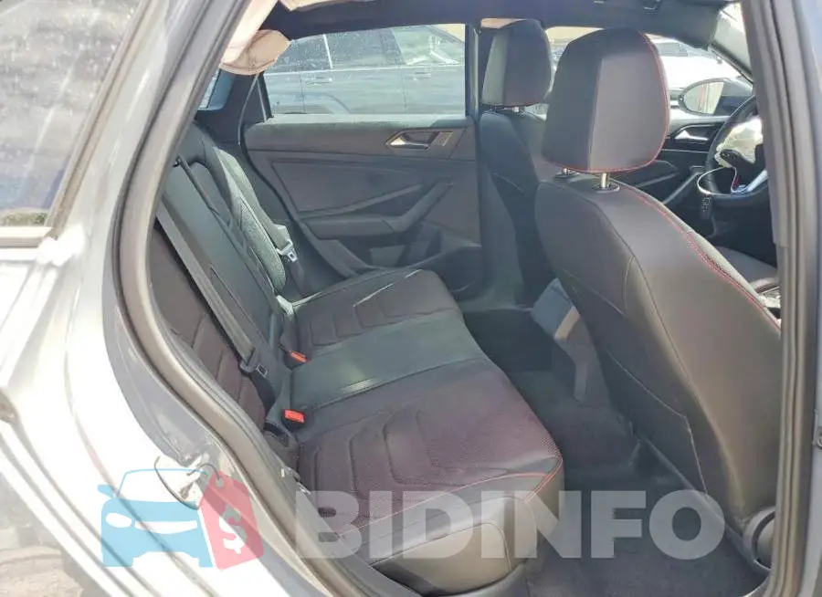 3VW2T7BU1RM072468 Photo# 10