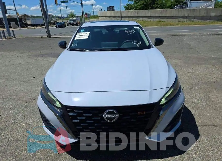 1N4BL4CV9SN415084 Photo# 5