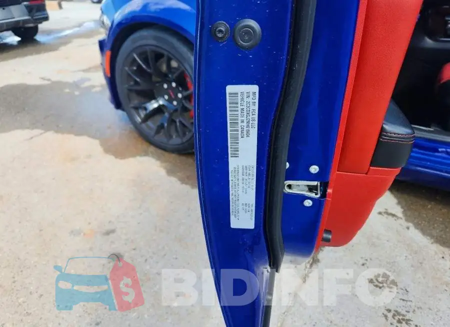 2C3CDXGJ2MH618404 Photo# 13