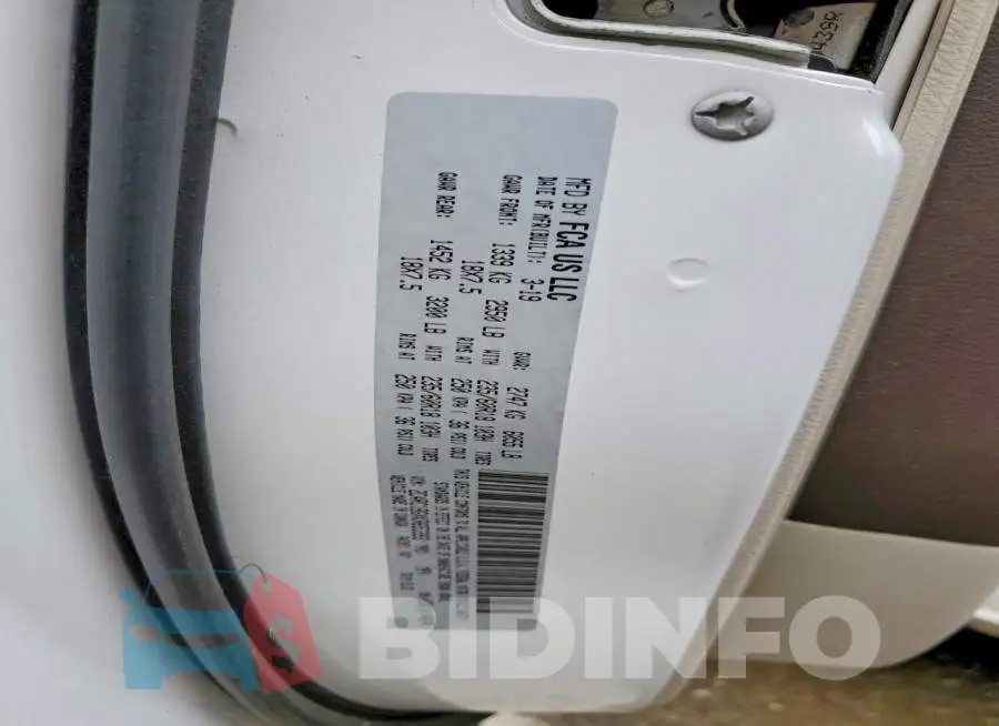 2C4RC1BGXKR653393 Photo# 13