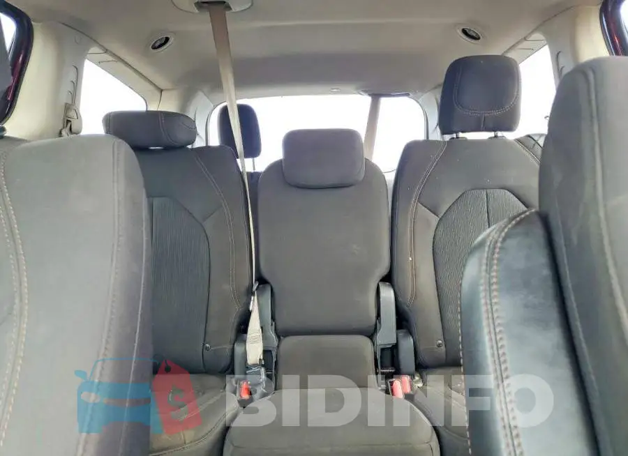 2C4RC1CG9JR171222 Photo# 10