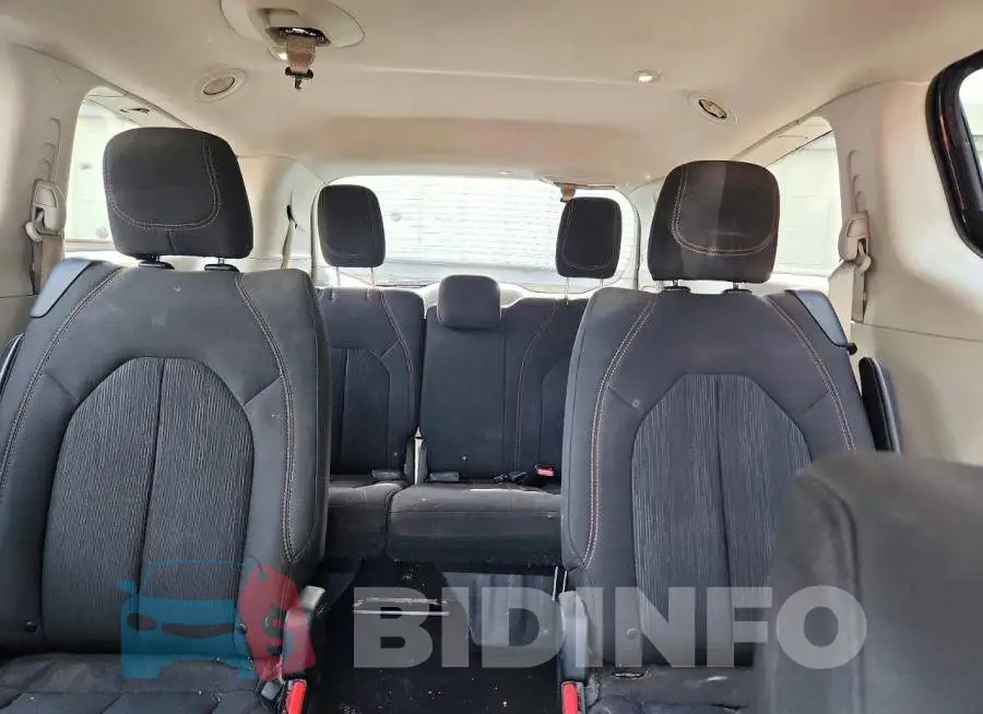 2C4RC1FG2JR122942 Photo# 10