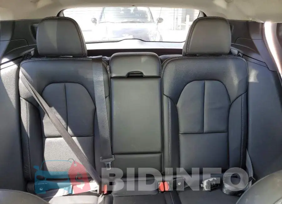 YV4L12UKXR2228944 Photo# 10