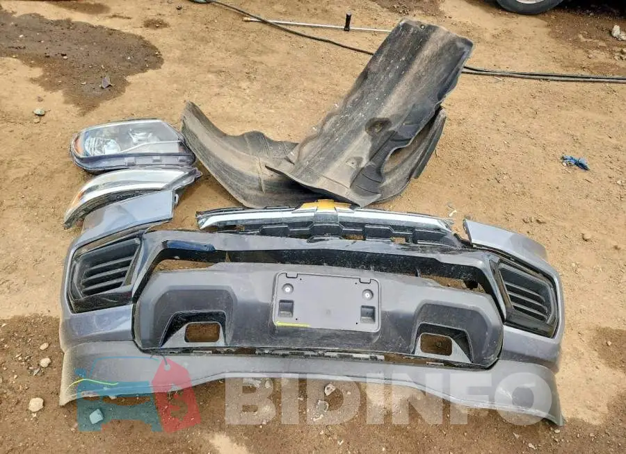 1GCHTBEA9N1104172 Photo# 12