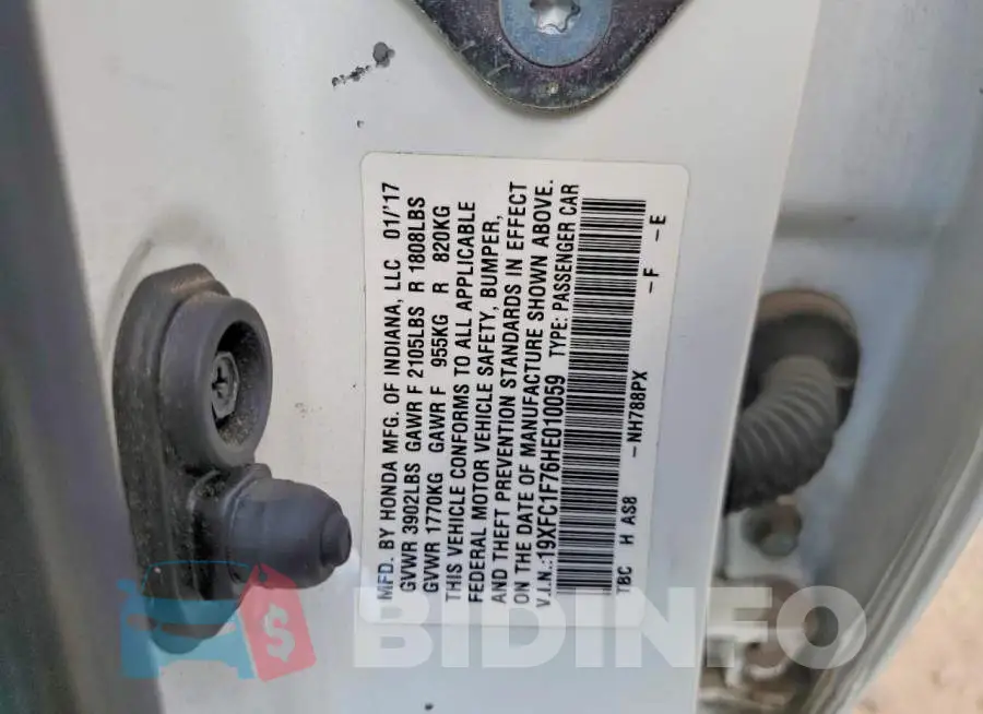19XFC1F76HE010059 Photo# 12
