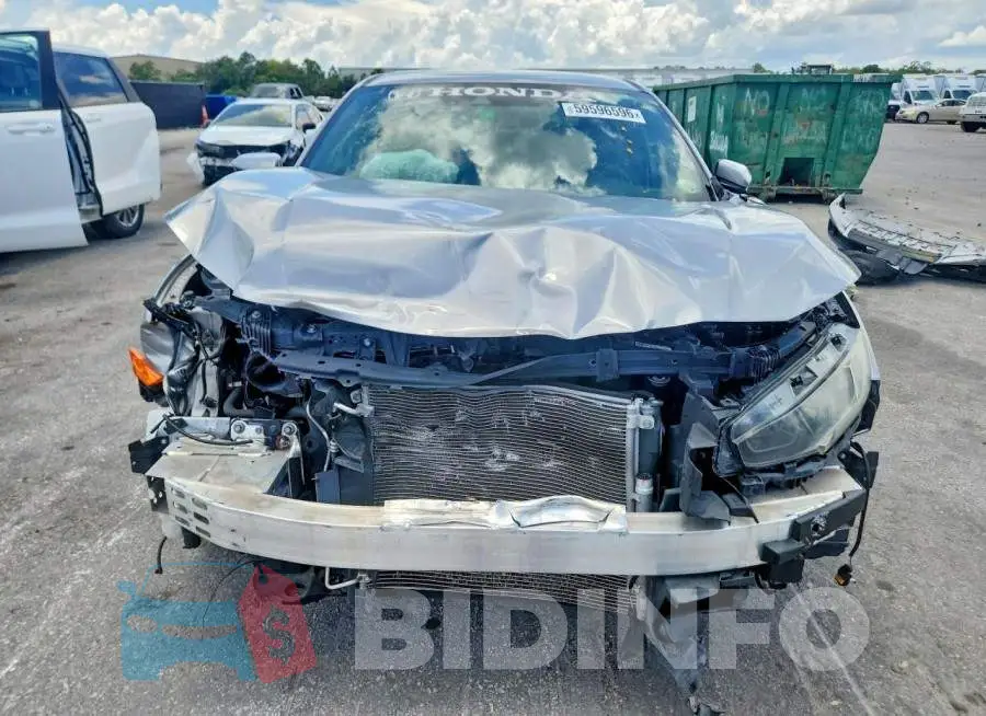 19XFC2F88KE002440 Photo# 5