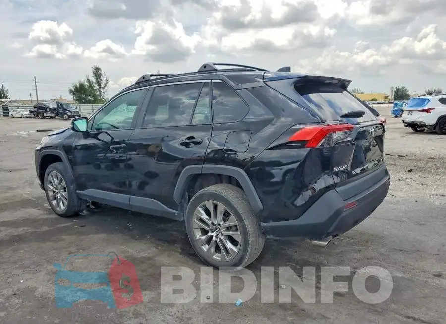 2T3A1RFV7LC140718 Photo# 2