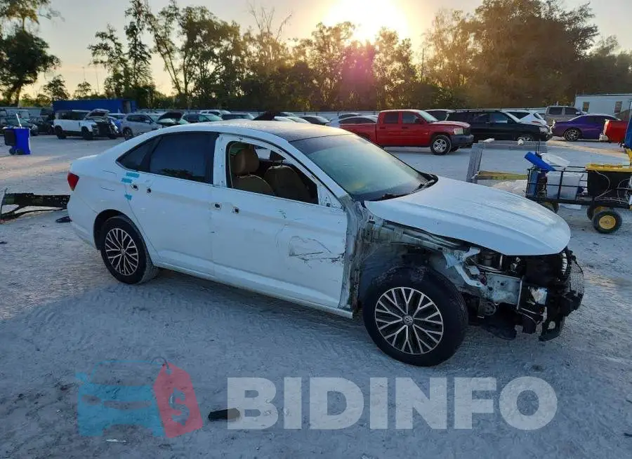 3VWCB7BU3KM248580 Photo# 4