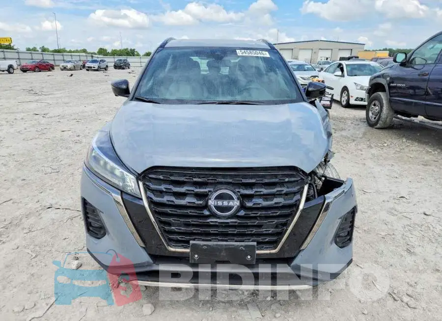 3N1CP5DV4PL541483 Photo# 5