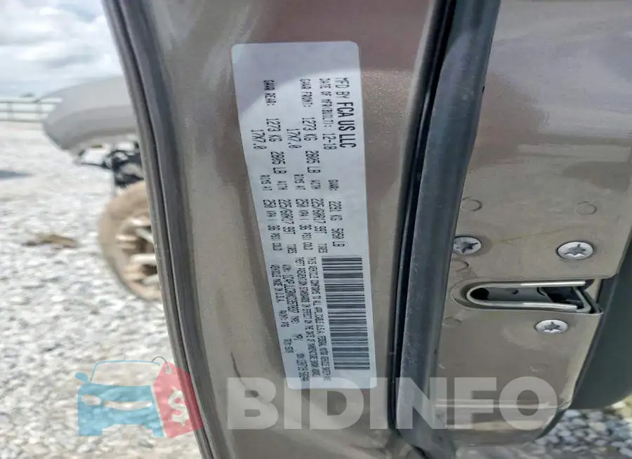 1C4PJLCBXKD357837 Photo# 12