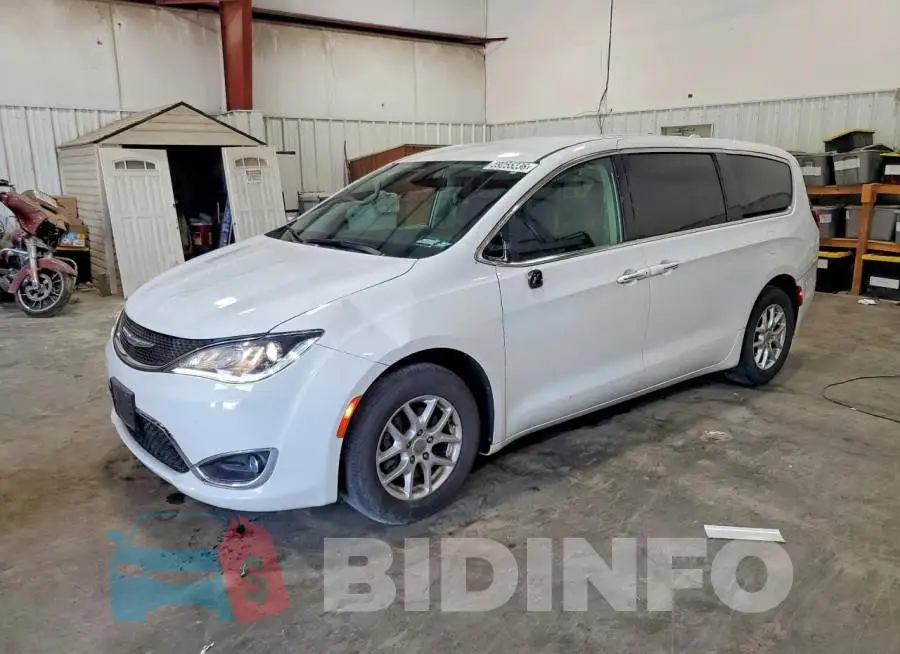 2C4RC1FG2LR158892 Photo# 1