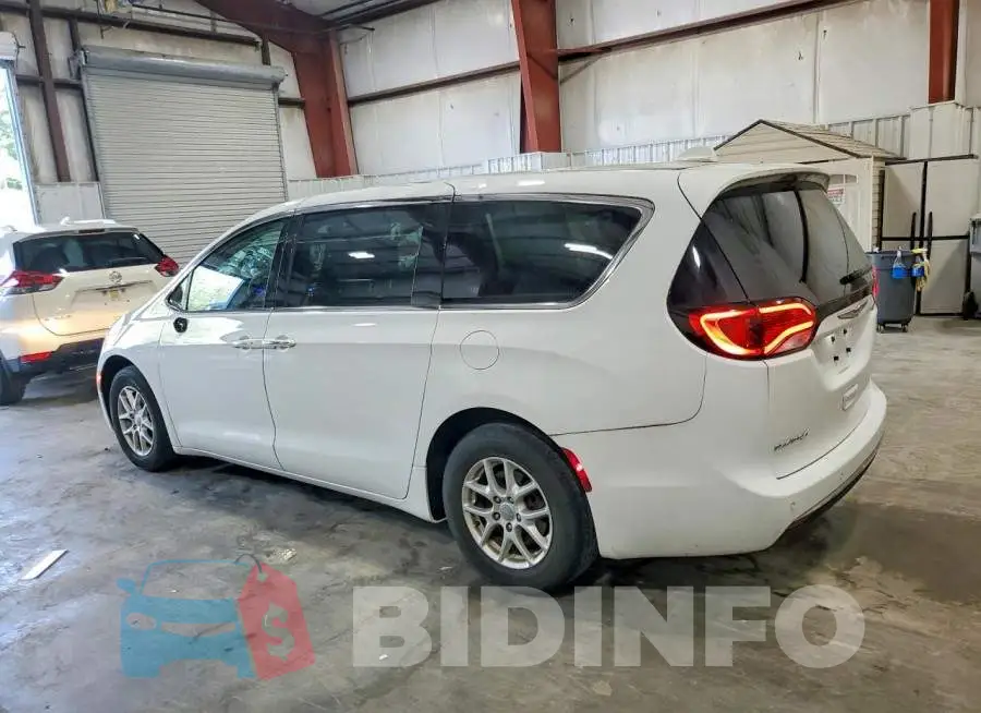 2C4RC1FG2LR158892 Photo# 2