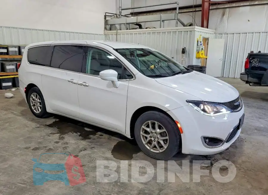 2C4RC1FG2LR158892 Photo# 4