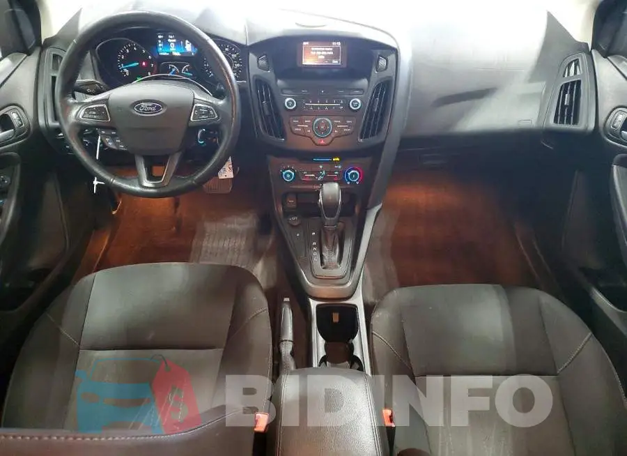 1FADP3F21JL200334 Photo# 8