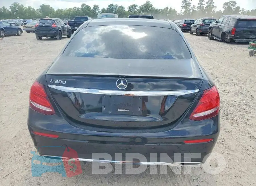 WDDZF4JB8HA183690 Photo# 6