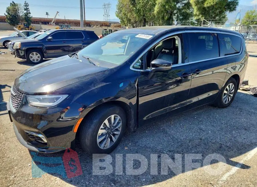 2C4RC1L75PR626219 Photo# 1