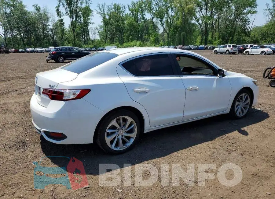 19UDE2F72JA005443 Photo# 3