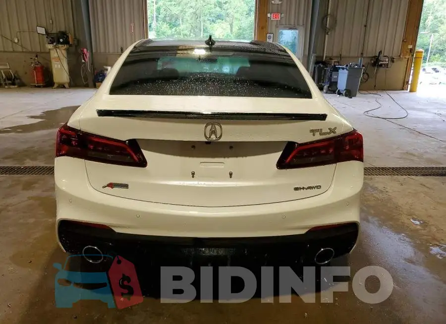 19UUB3F63KA001098 Photo# 6