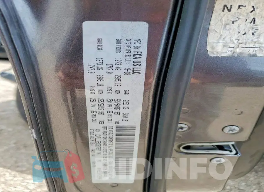 1C4PJLLB5KD317827 Photo# 12
