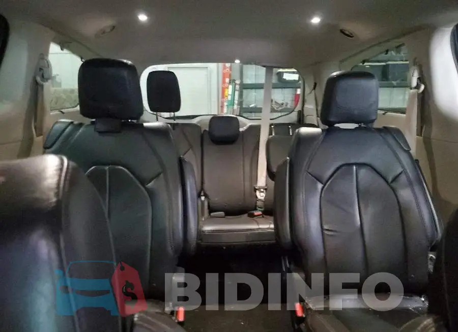 2C4RC1BGXJR123231 Photo# 10