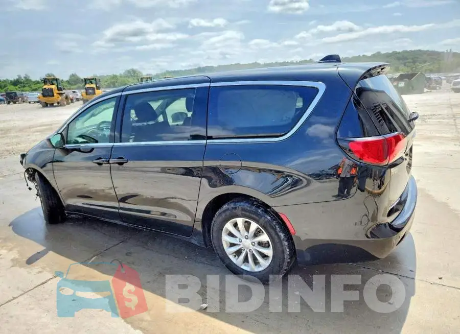 2C4RC1CG6JR171405 Photo# 2