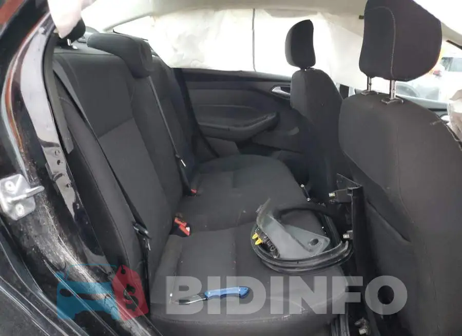 1FADP3F2XJL302974 Photo# 10