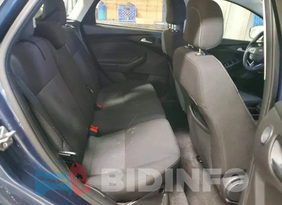 1FADP3M26JL258149 Photo# 11