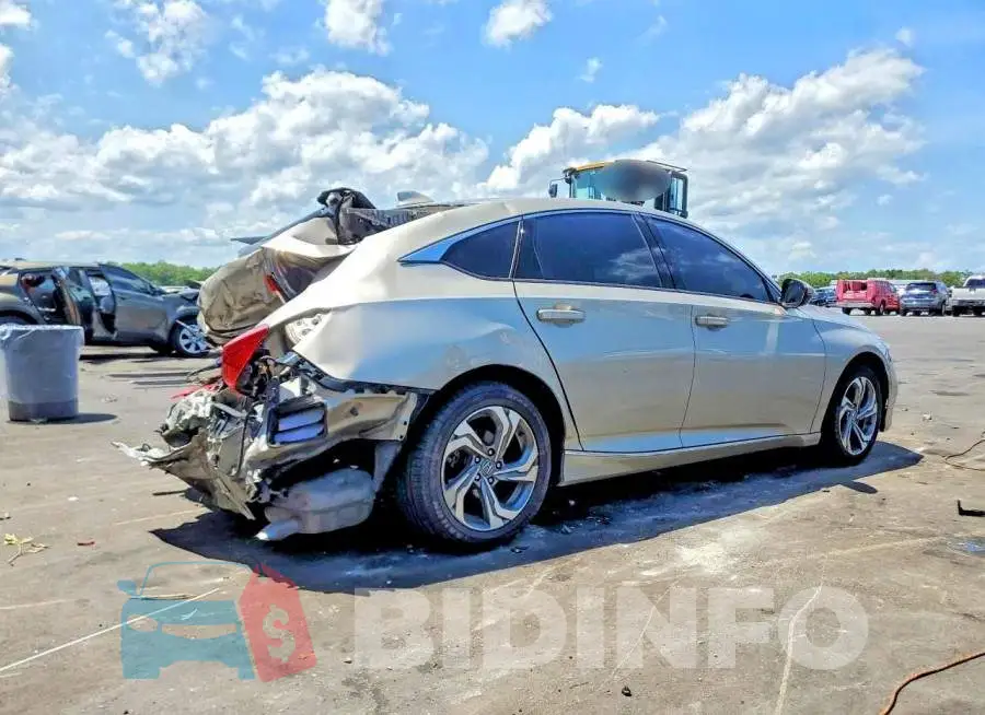 1HGCV1F50KA152933 Photo# 3