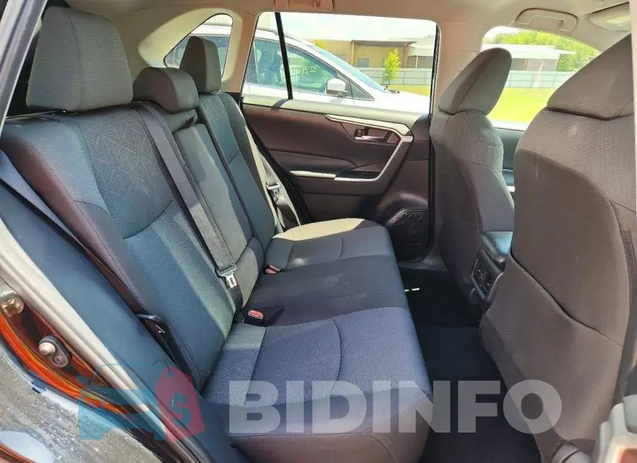 2T3W1RFV6RC280628 Photo# 11