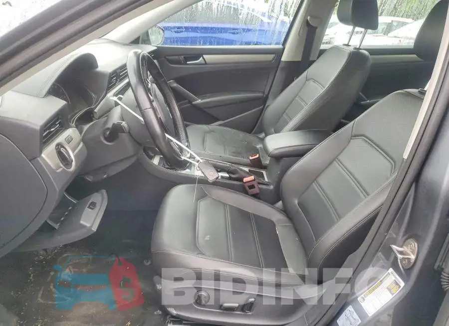 1VWSA7A32LC016983 Photo# 7