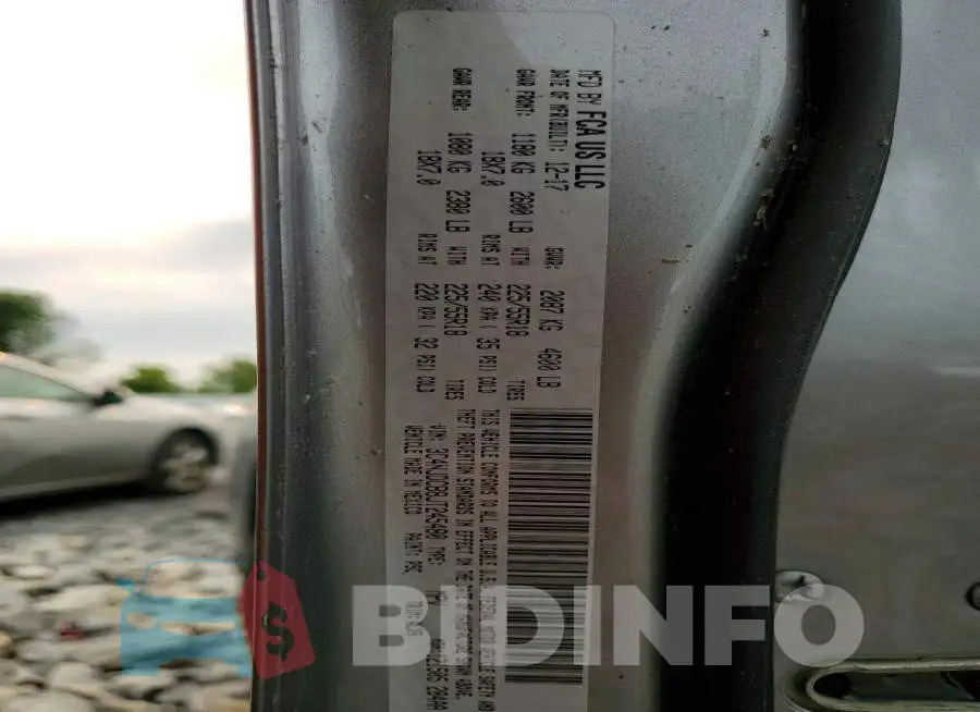 3C4NJDCB8JT245480 Photo# 13