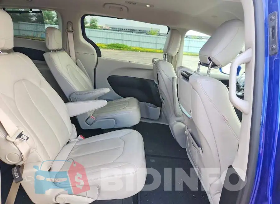 2C4RC1EG5KR686944 Photo# 11