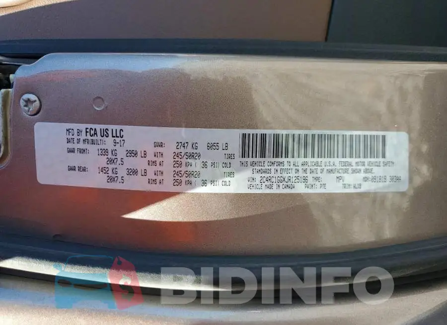 2C4RC1GGXJR125196 Photo# 13